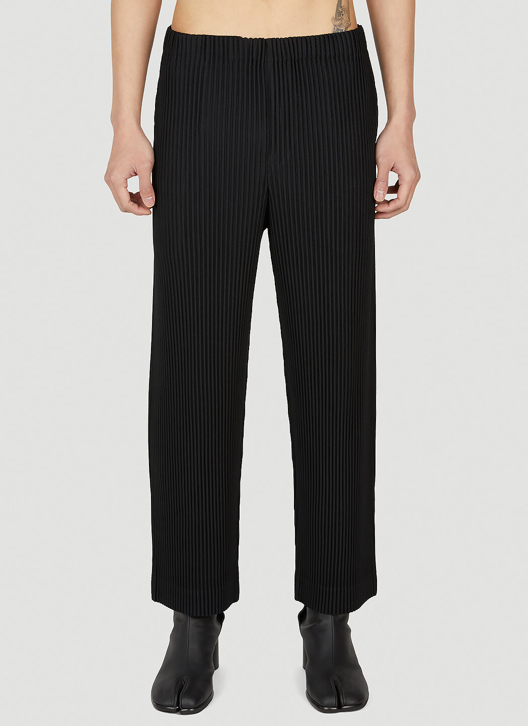 Homme Plissé Issey Miyake Loose Fit Straight Pants in Black | LN-CC®