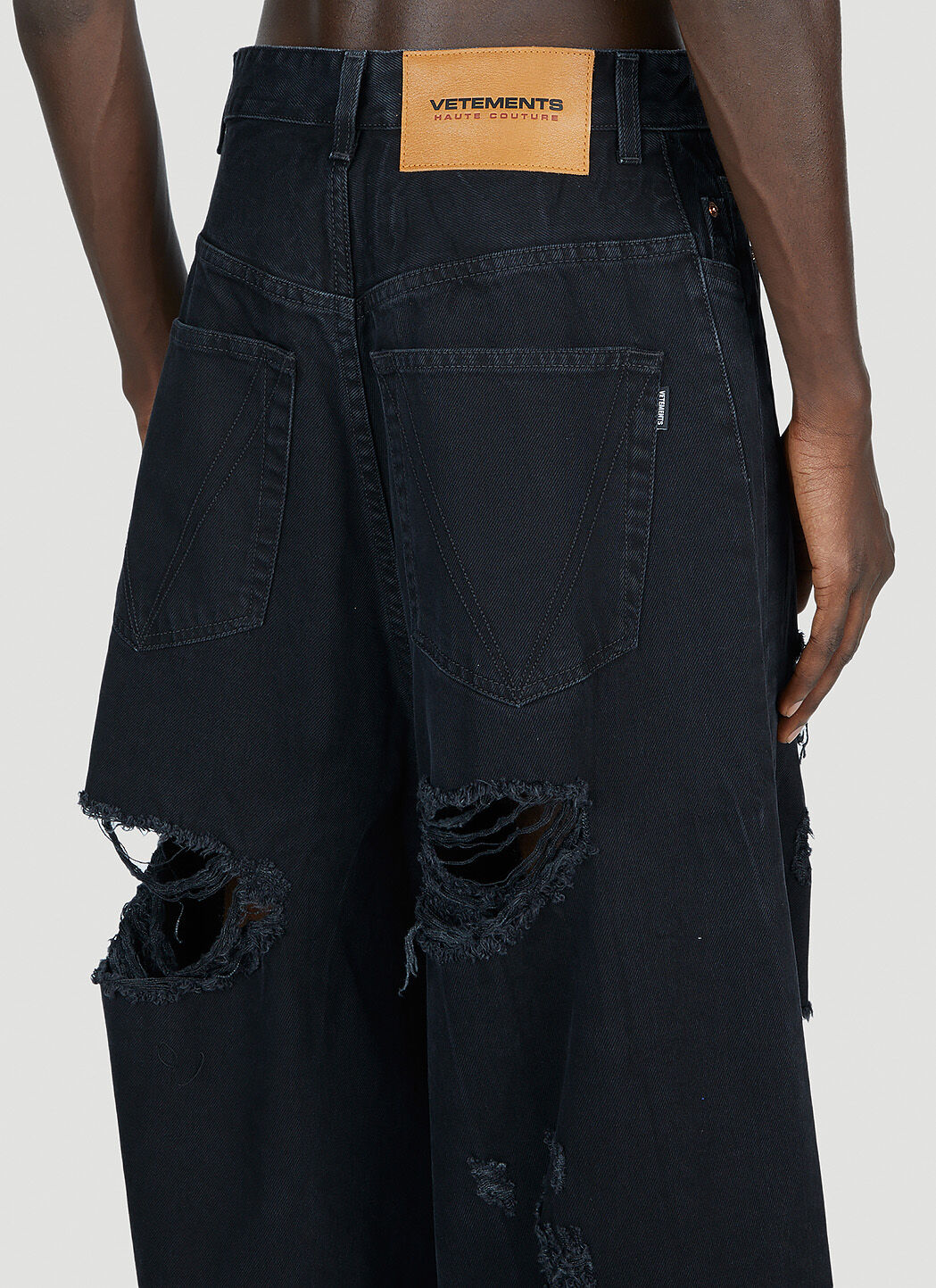 Vetements Destroyed Baggy Jeans in Black | LN-CC®