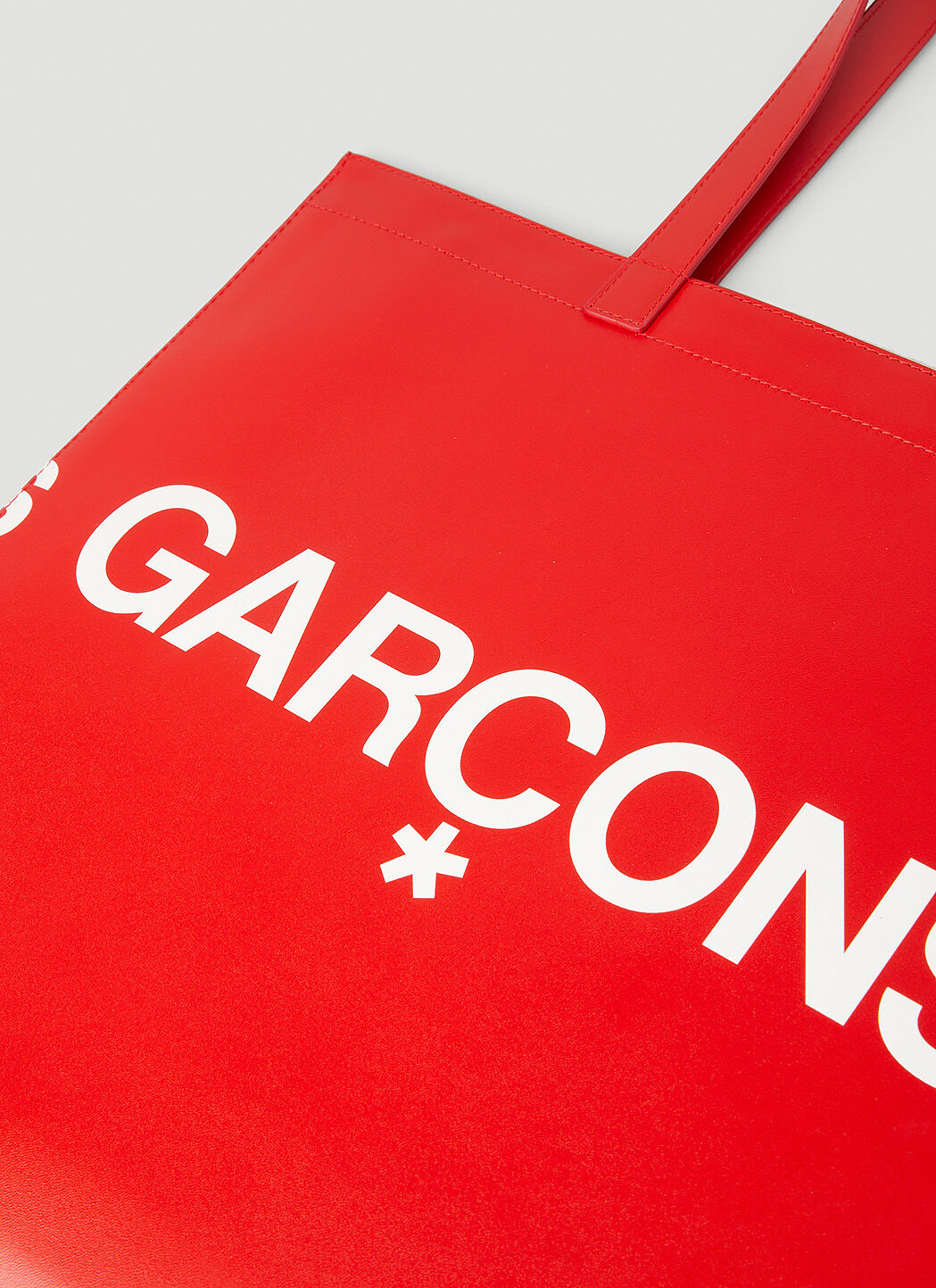 Comme Des Garcons Wallet Huge Logo Print Tote Bag in Red | LN-CC®