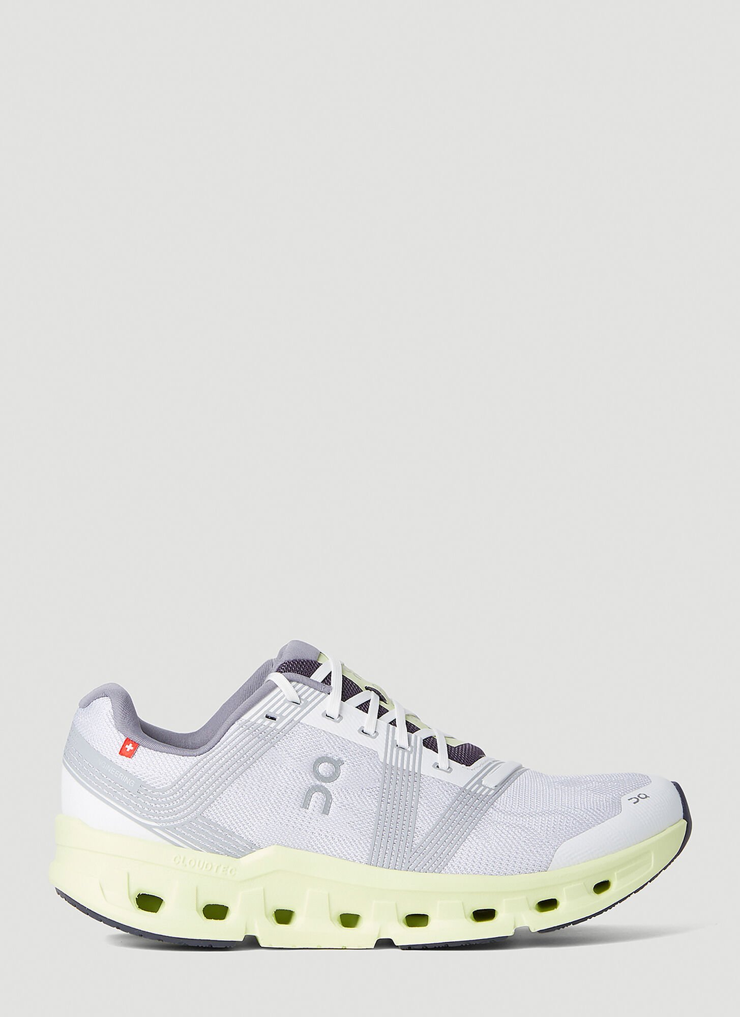 On Cloudgo Mesh Running Trainers In Light Grey