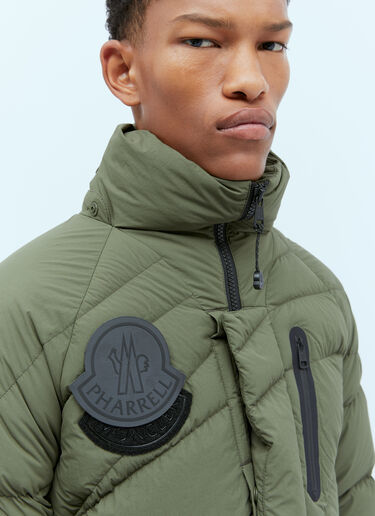 Moncler x Pharrell Williams 체스트넛 다운 재킷 그린 mpw0154001