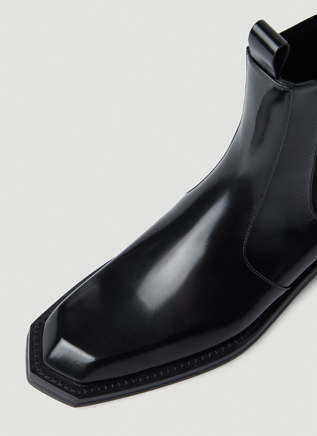 Martine Rose Chisel Toe Chelsea Boots in Black | LN-CC®