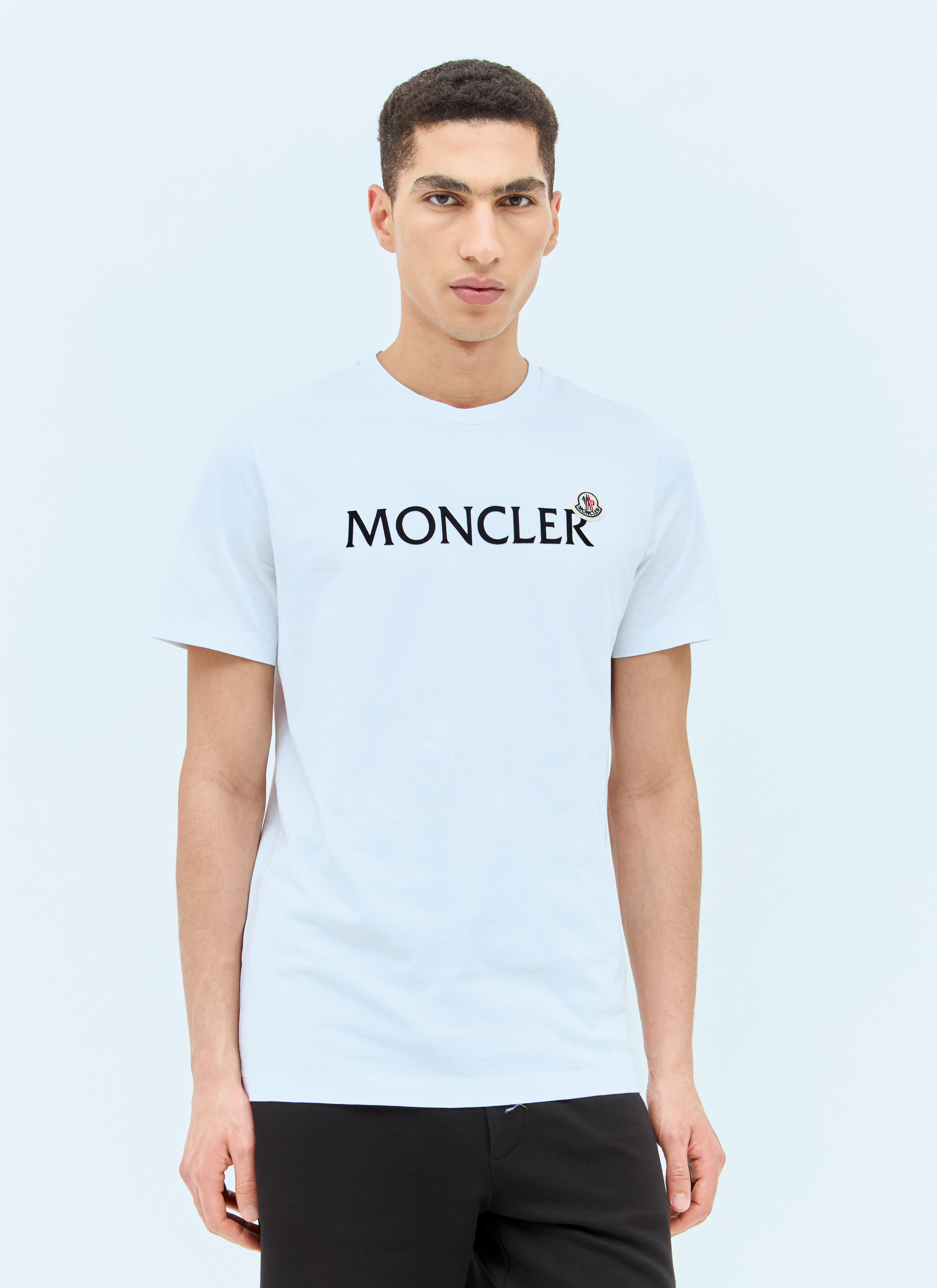 Moncler Logo Patch T-Shirt White mon0157031