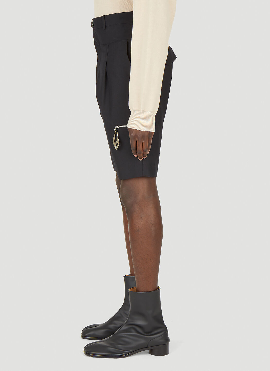 Namacheko Lupon Shorts in Black | LN-CC