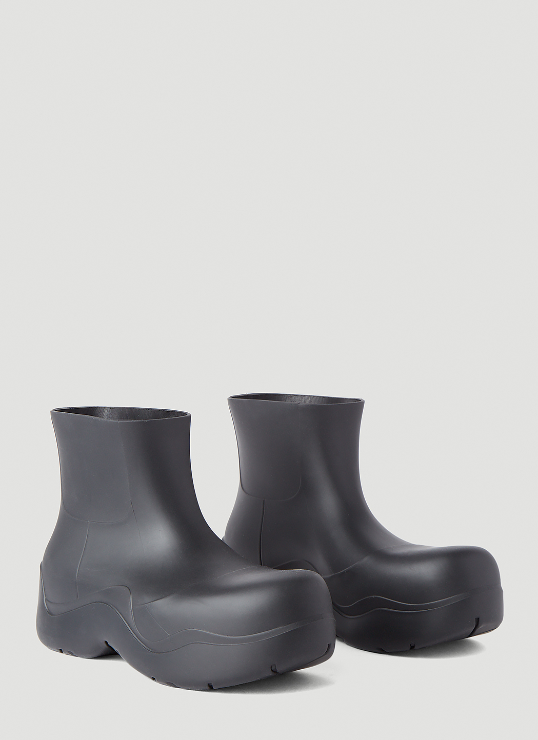 Bottega Veneta Men's BV Puddle Boots in Black | LN-CC