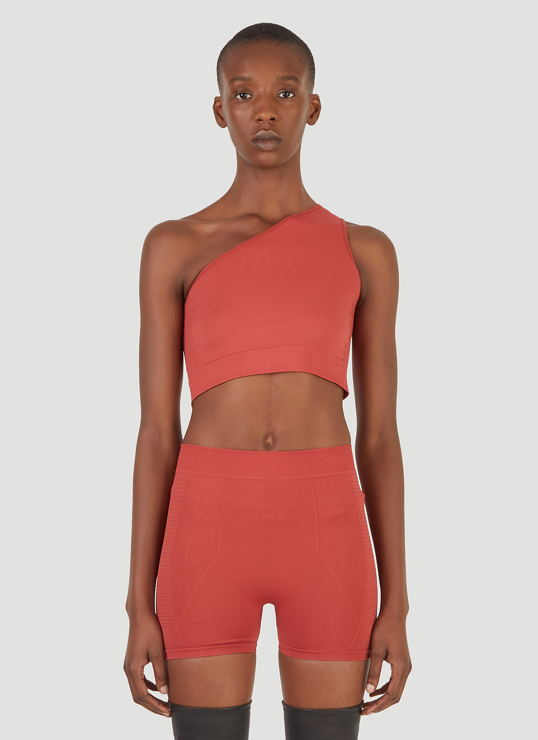 One shoulder outlet red crop top