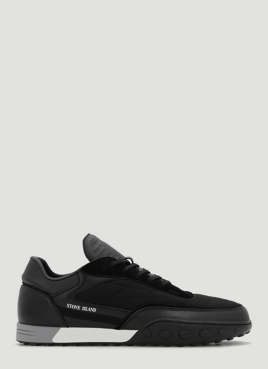 Stone Island S0202 Sneakers in Black | LN-CC